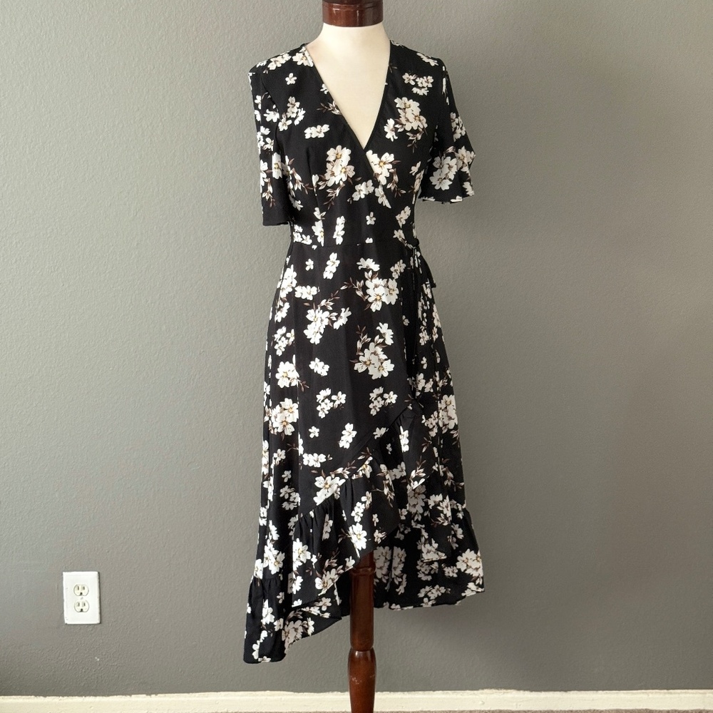 Lucy Wang Women's Boho  black white Floral Wrap Dress Sz S Casual High low